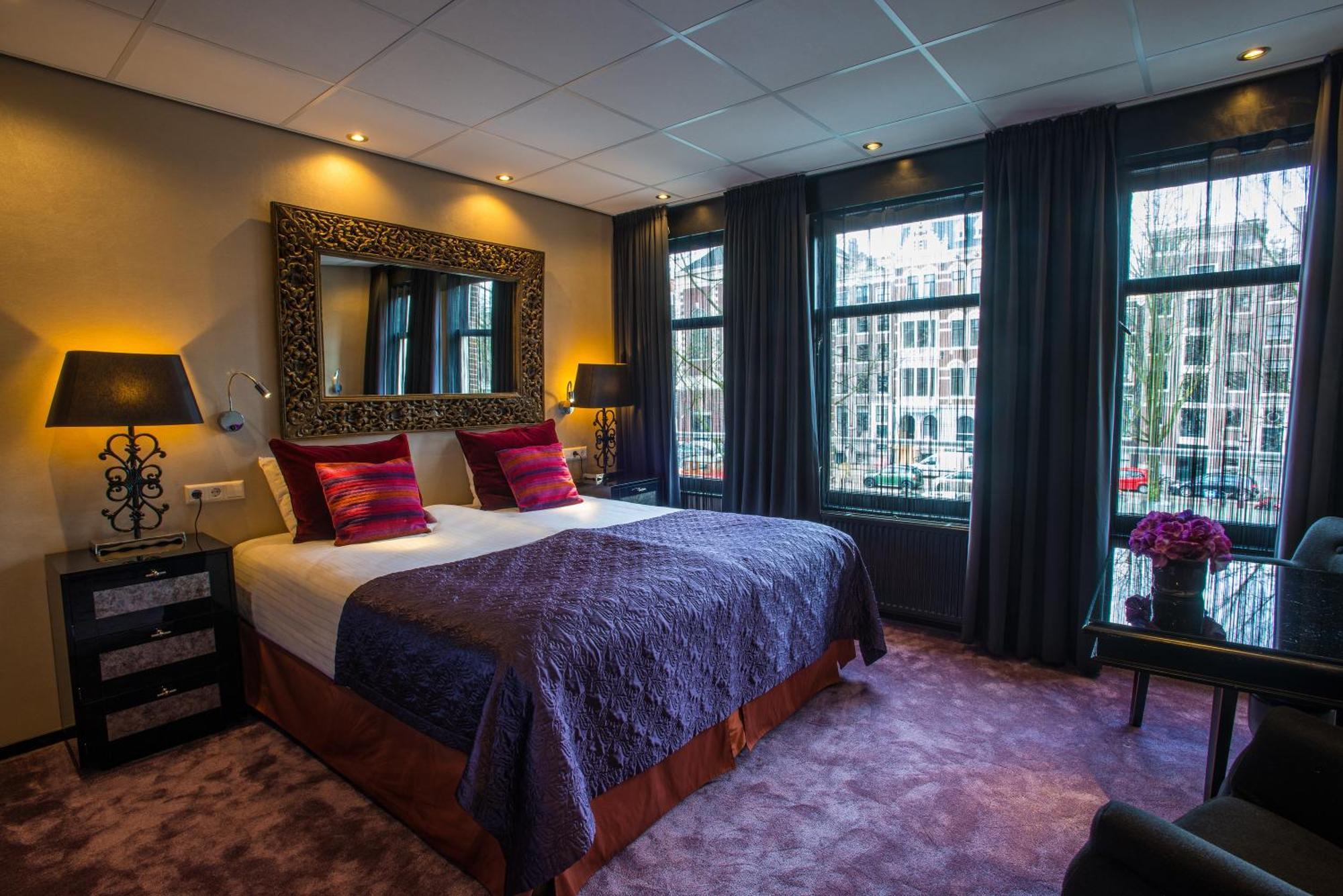 Chambre Double et Moyenne de Luxe avec Baignoire - Vue sur Canal